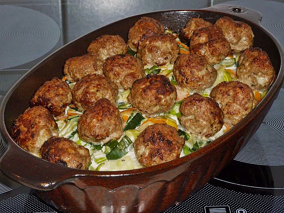 Kartoffelauflauf mit lauch, hackbällchen und lecker gorgonzola ...