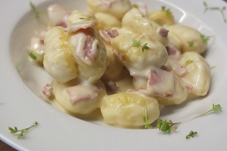 Gnocchi mit Käse-Knoblauch-Schinken-Soße - Einfache Rezepte