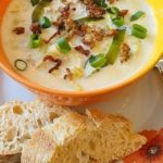 Käse-Lauch-Suppe mit Hackfleisch