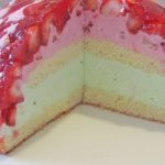 Mai – Torte mit Erdbeeren und Waldmeister