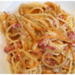 Spaghetti Carbonara mit Ei und Parmesan, Schnell, Einfach und MEGA LECKER