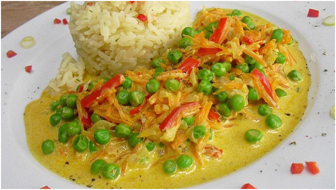 Reis-Gemüse-Pfanne mit Frischkäse
