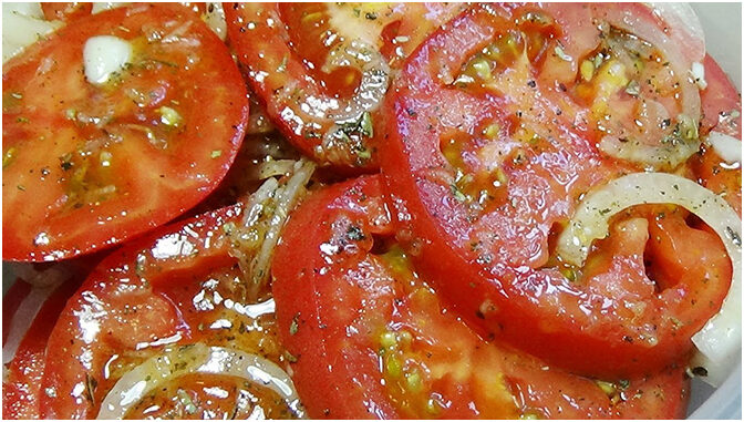 Italienischer Tomatensalat in 5 Minuten fertig !