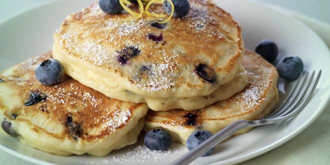 Kalorienarme Pancakes mit Heidelbeeren Rezept 2 Kalorienarme Pancakes mit Heidelbeeren Rezept