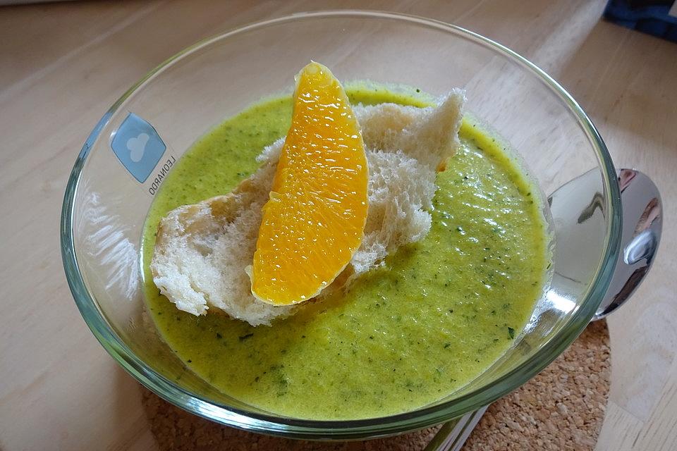 Scharfe Zucchini-Kokos-Suppe mit Orange