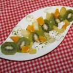 Orangen - Ananas - Kiwi Salat mit Joghurt - Dip