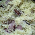 Grassis Sauerkraut mit Speck und dicker Räucherrippe
