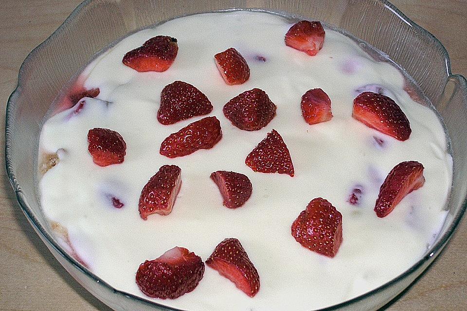 Rhabarber-Erdbeer-Trifle - Einfache Rezepte