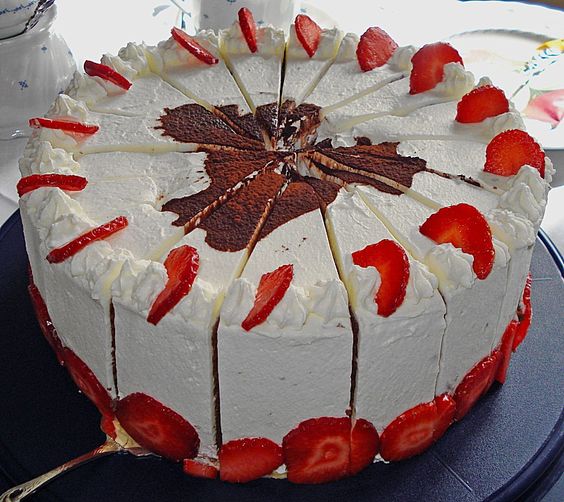 Gewickelte Erdbeer-Tiramisu-Torte