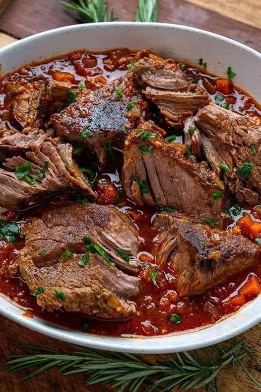Italienischer Schmorbraten mit Knoblauch passt einfach immer!