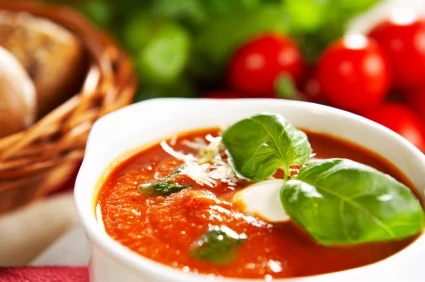 LEICHTE TOMATENSUPPE