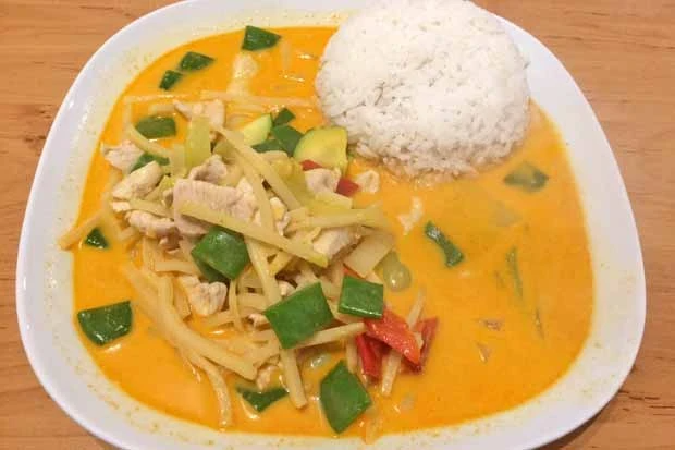 ROTES CURRY