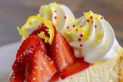 Erdbeer Käsekuchen mit 200 g Butterkekse ohne Backen Rezept