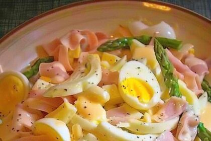 Fantastischer Spargelsalat mit 250 g Sahne den ich jedes Jahr bereite