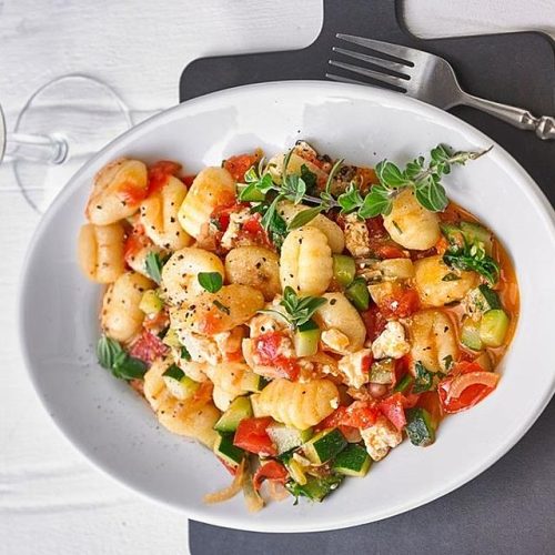 Gnocchi-Zucchini-Pfanne mit Schafskäse