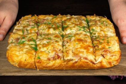 Nehmen Sie 2 große Kartoffeln & 200 ml Kefir fur das essen