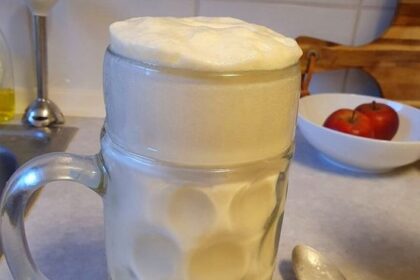 Schneemaß mit 300 ml Orangensaft & 2 Kugel Vanilleeis