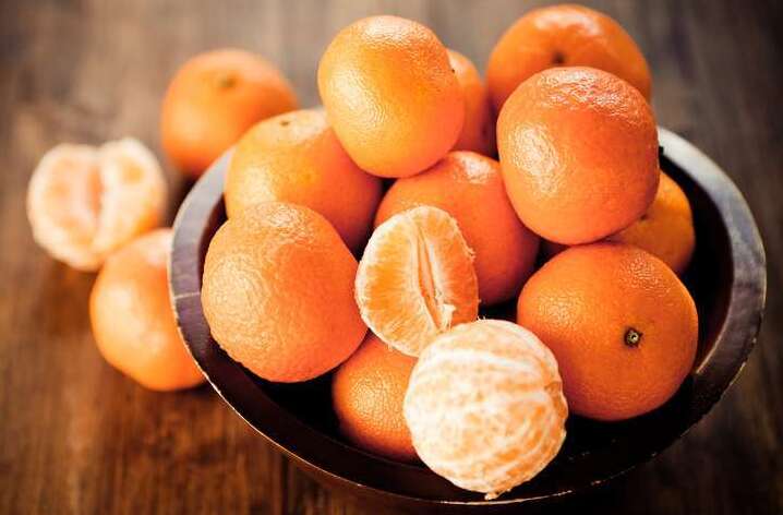 Kaufen Sie nie wieder Mandarinen,wie man sie pflanzt, um sie unbegrenzt zu Hause zu haben!