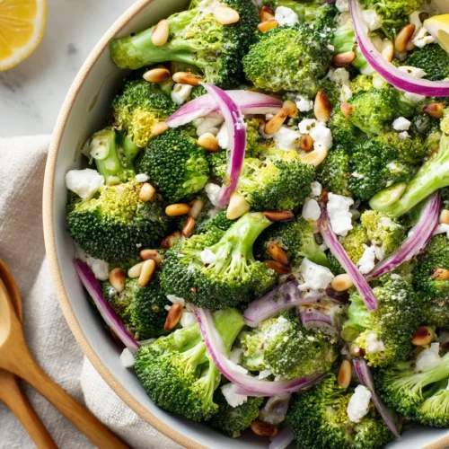 Brokkolisalat mit Pinienkernen Rezept 2 Brokkolisalat mit Pinienkernen