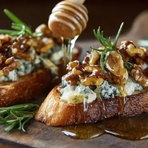 Gegrilltes Nektarinen-Bruschetta mit Gorgonzola und Walnüssen